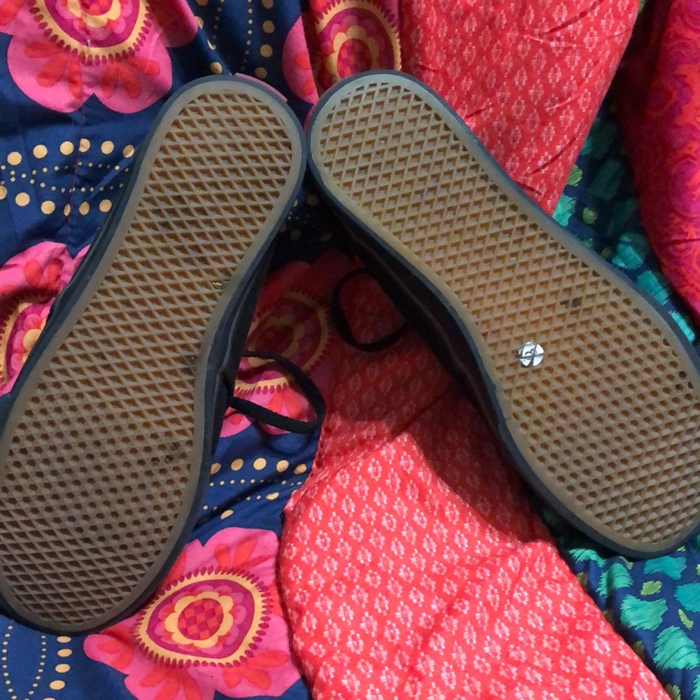 Vans - Picture 5 of 8